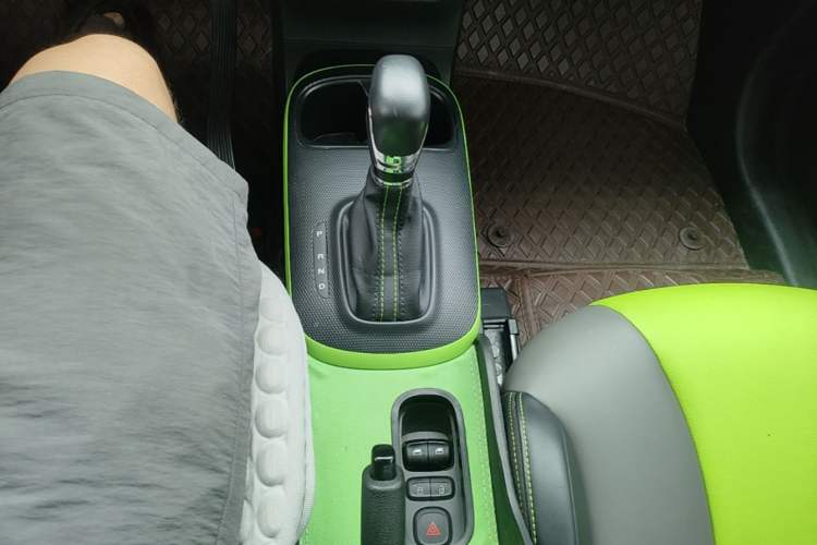 Used Roewe Clever 2021 302km All-Round Version Gear Lever