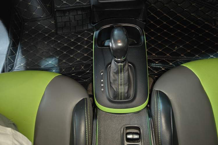 Used Roewe Clever 2021 302km All-Round Version Gear Lever