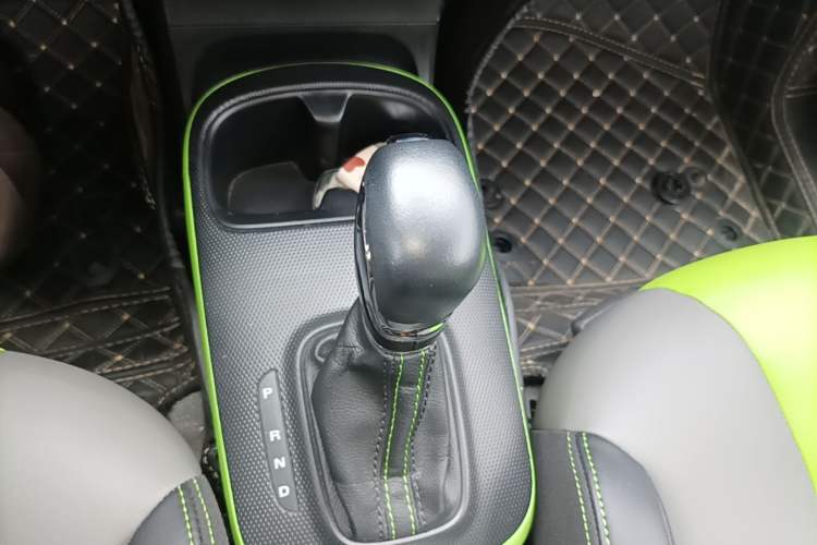 Used Roewe Clever 2021 302km All-Round Version Gear Lever