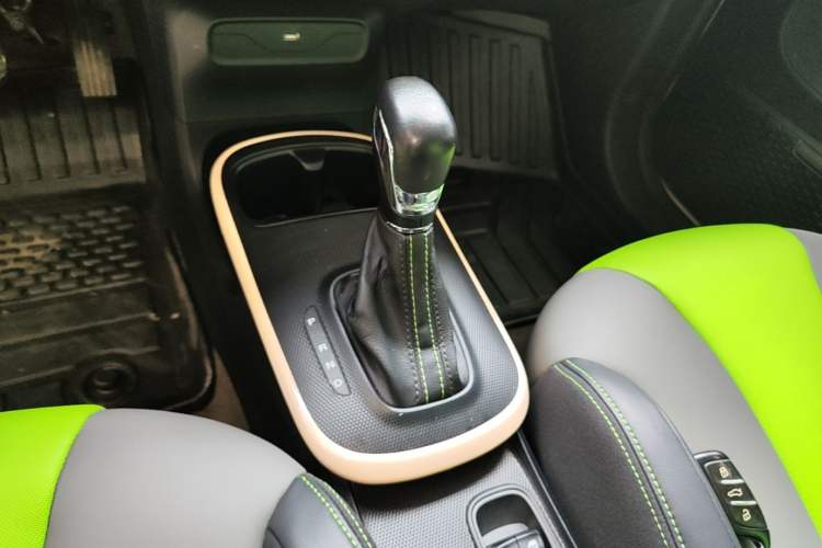 Used Roewe Clever 2021 302km All-Round Version Gear Lever