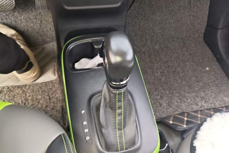 Used Roewe Clever 2021 302km All-Round Version Gear Lever
