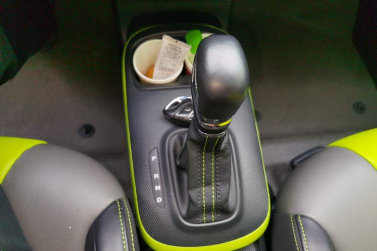 Used Roewe Clever 2021 302km All-Round Version Gear Lever