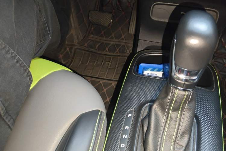 Used Roewe Clever 2021 302km All-Round Version Gear Lever