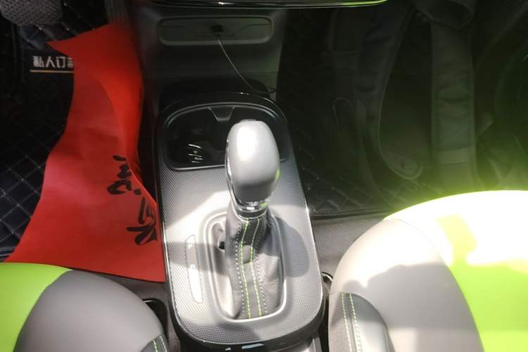 Used Roewe Clever 2021 302km All-Round Version Gear Lever
