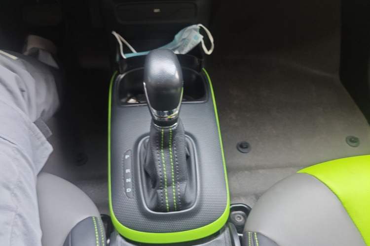 Used Roewe Clever 2021 302km All-Round Version Gear Lever