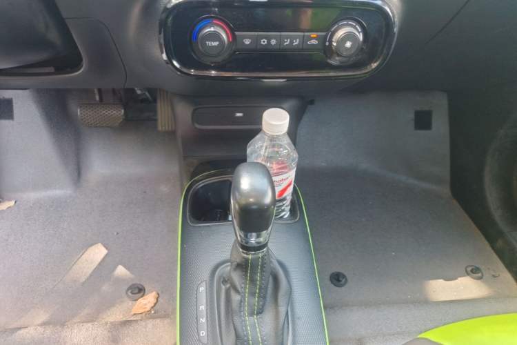 Used Roewe Clever 2021 302km All-Round Version Gear Lever