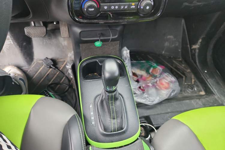 Used Roewe Clever 2021 302km All-Round Version Gear Lever