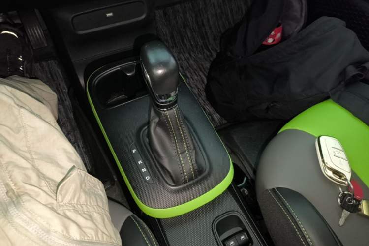 Used Roewe Clever 2021 302km All-Round Version Gear Lever