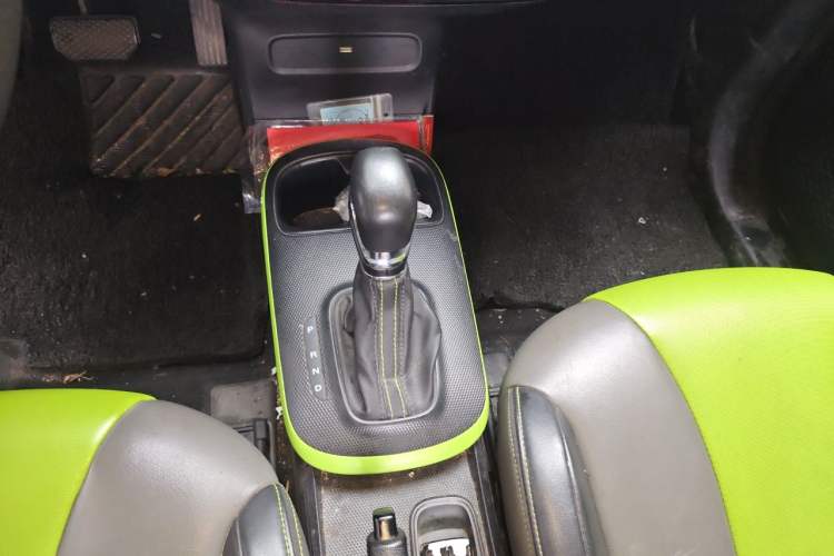 Used Roewe Clever 2021 302km All-Round Version Gear Lever