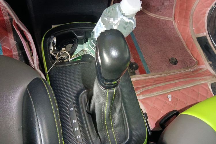 Used Roewe Clever 2021 302 km New Four-Seater Super-Efficient Version Gear Lever