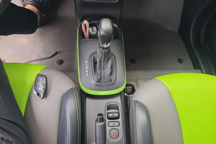 Used Roewe Clever 2021 302km All-Round Version Gear Lever