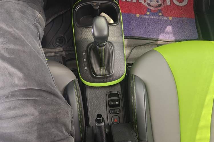 Used Roewe Clever 2021 302km All-Round Version Gear Lever