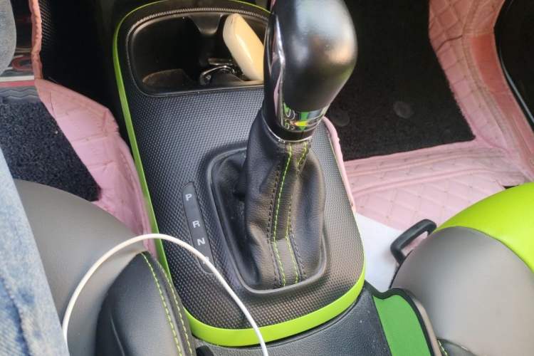 Used Roewe Clever 2021 302km All-Round Version Gear Lever