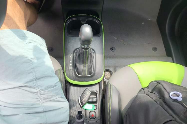 Used Roewe Clever 2021 302km All-Round Version Gear Lever