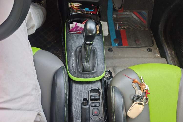 Used Roewe Clever 2021 302km All-Round Version Gear Lever