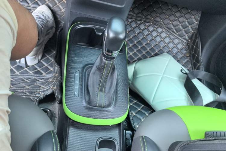 Used Roewe Clever 2021 302km All-Round Version Gear Lever