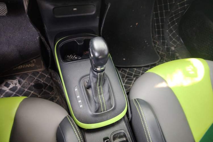 Used Roewe Clever 2021 302km All-Round Version Gear Lever