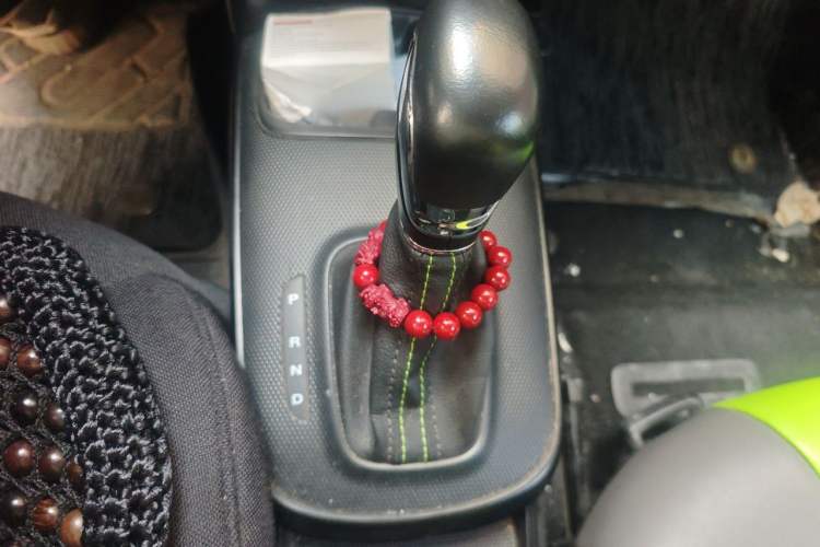 Used Roewe Clever 2021 302 km New Four-Seater Super-Efficient Version Gear Lever
