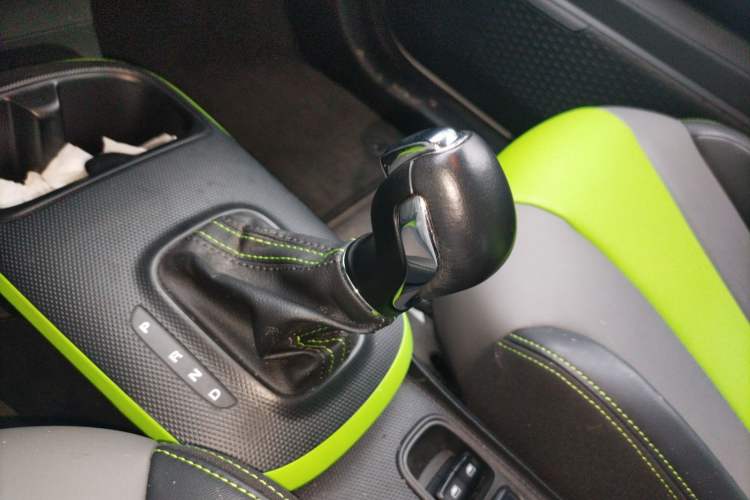 Used Roewe Clever 2021 302km All-Round Version Gear Lever