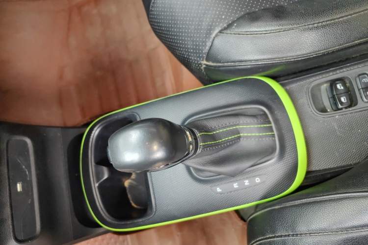 Used Roewe Clever 2021 302km Excellence Edition Gear Lever