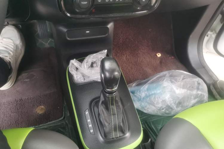 Used Roewe Clever 2021 302km Excellence Edition Gear Lever