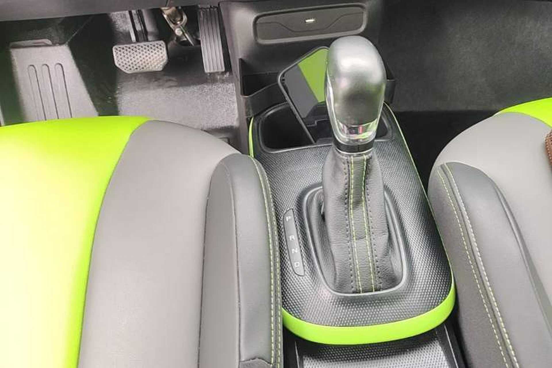 Used Roewe Clever 2021 302km All-Round Version Gear Lever