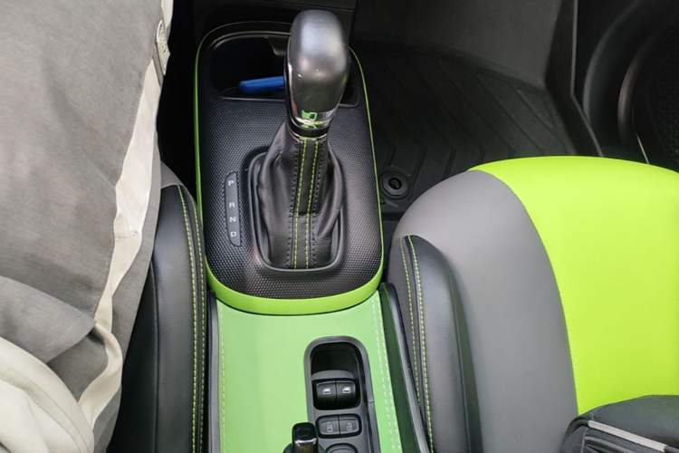 Used Roewe Clever 2021 302km All-Round Version Gear Lever