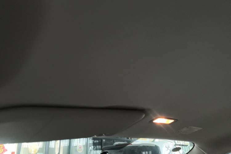Used Roewe Clever 2021 302 km New Four-Seater Super-Efficient Version Headliner