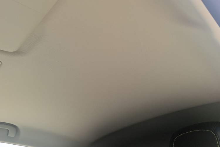Used Roewe Clever 2021 302 km New Four-Seater Super-Efficient Version Headliner