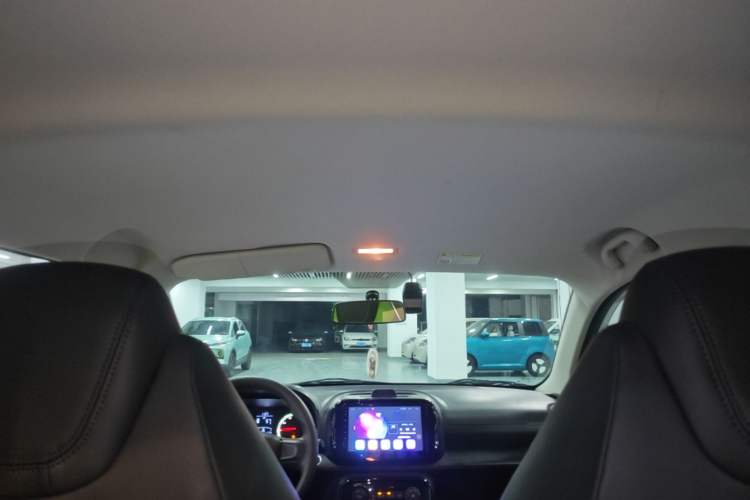 Used Roewe Clever 2021 302 km New Four-Seater Super-Efficient Version Headliner