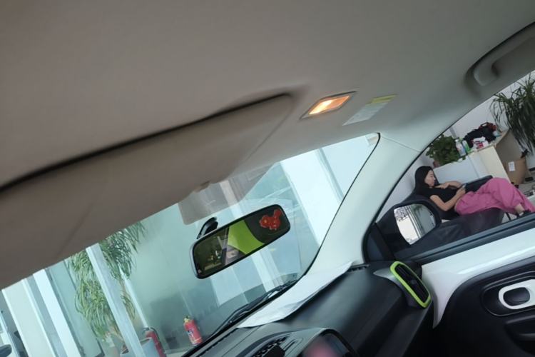 Used Roewe Clever 2021 302 km New Four-Seater Super-Efficient Version Headliner