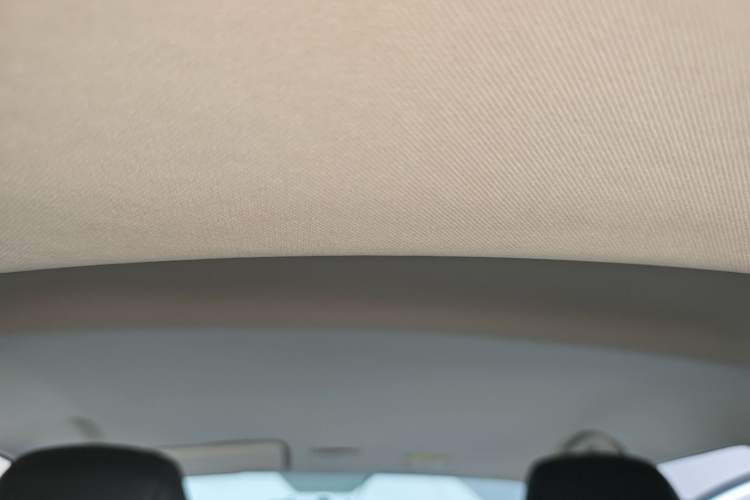 Used Roewe Clever 2021 302 km New Four-Seater Super-Efficient Version Headliner