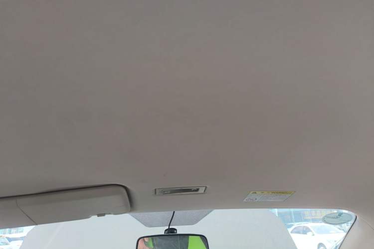 Used Roewe Clever 2021 302 km New Four-Seater Super-Efficient Version Headliner