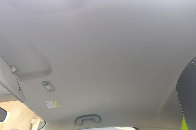 Used Roewe Clever 2021 302 km New Four-Seater Super-Efficient Version Headliner