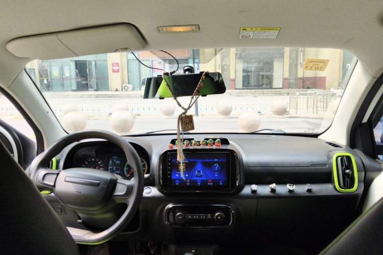Used Roewe Clever 2021 302 km New Four-Seater Super-Efficient Version Headliner