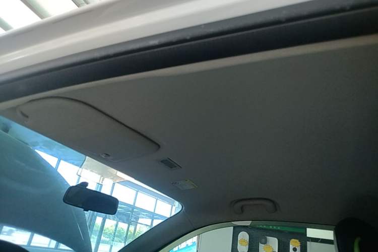 Used Roewe Clever 2021 302 km New Four-Seater Super-Efficient Version Headliner