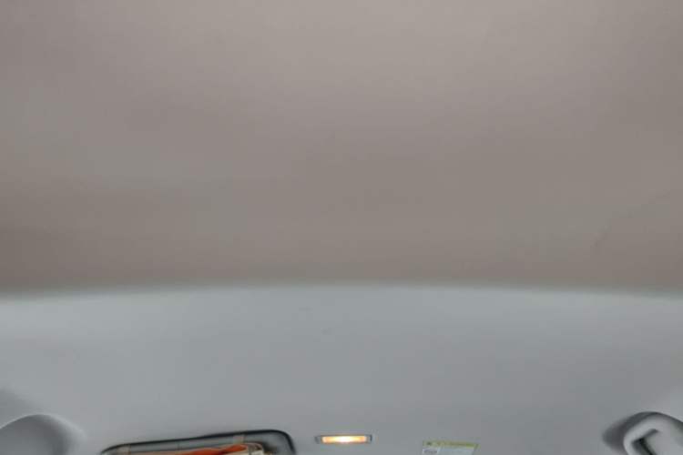 Used Roewe Clever 2021 302 km New Four-Seater Super-Efficient Version Headliner