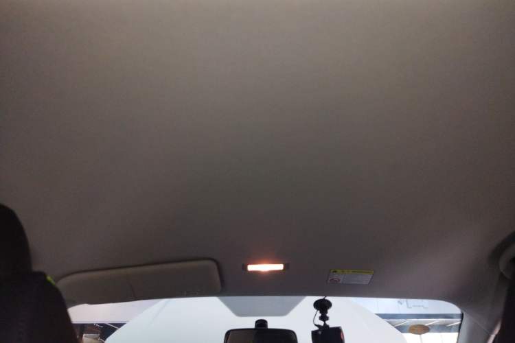 Used Roewe Clever 2021 302 km New Four-Seater Super-Efficient Version Headliner