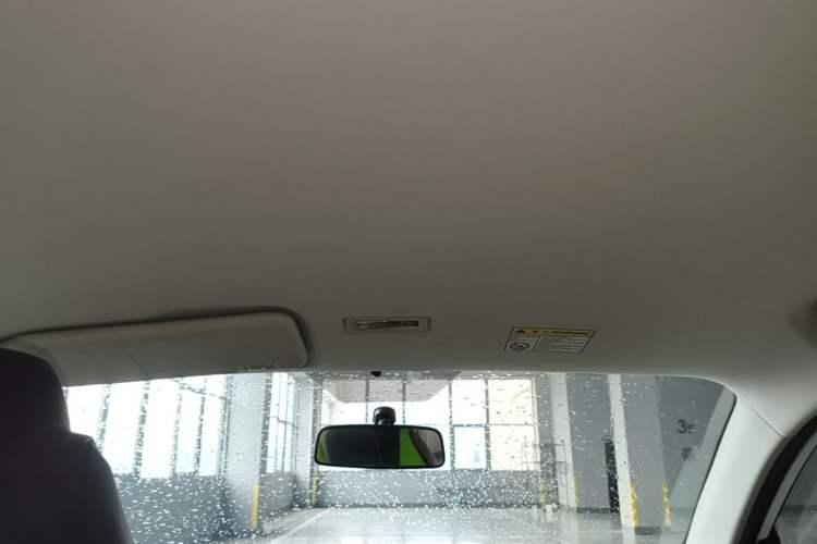 Used Roewe Clever 2021 302 km New Four-Seater Super-Efficient Version Headliner