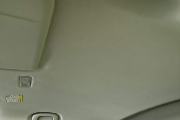 Used Roewe Clever 2021 302 km New Four-Seater Super-Efficient Version Headliner