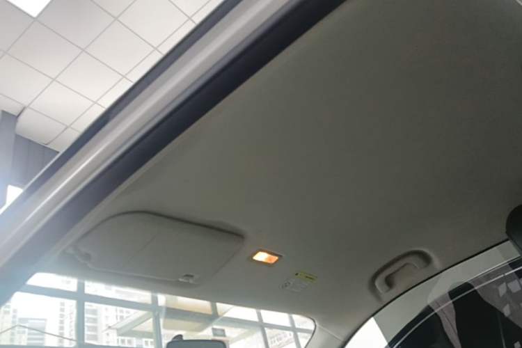Used Roewe Clever 2021 302 km New Four-Seater Super-Efficient Version Headliner