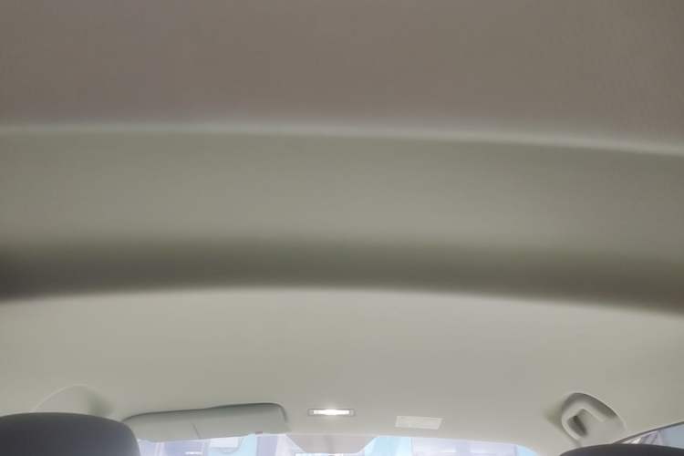 Used Roewe Clever 2021 302 km New Four-Seater Super-Efficient Version Headliner