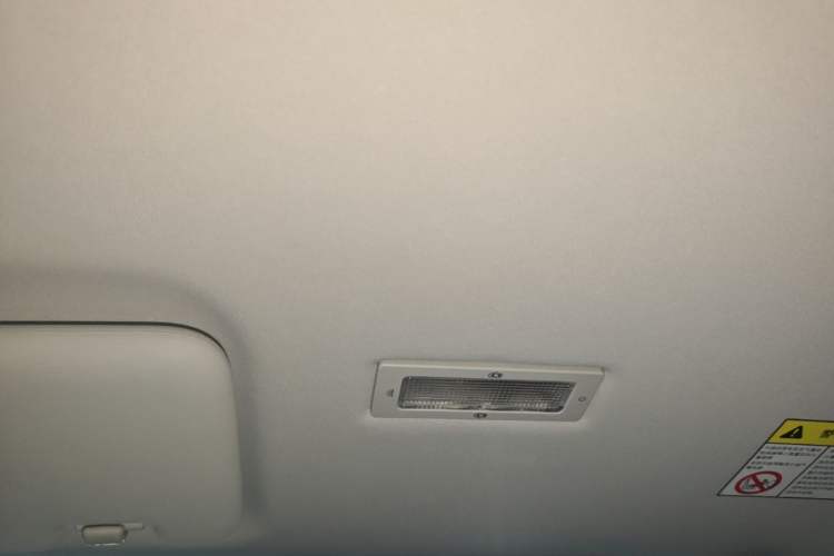 Used Roewe Clever 2021 302 km New Four-Seater Super-Efficient Version Headliner