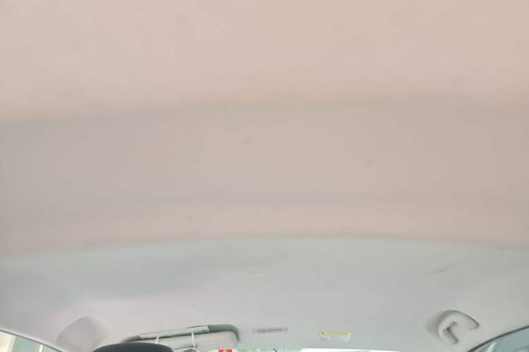 Used Roewe Clever 2021 302 km New Four-Seater Super-Efficient Version Headliner