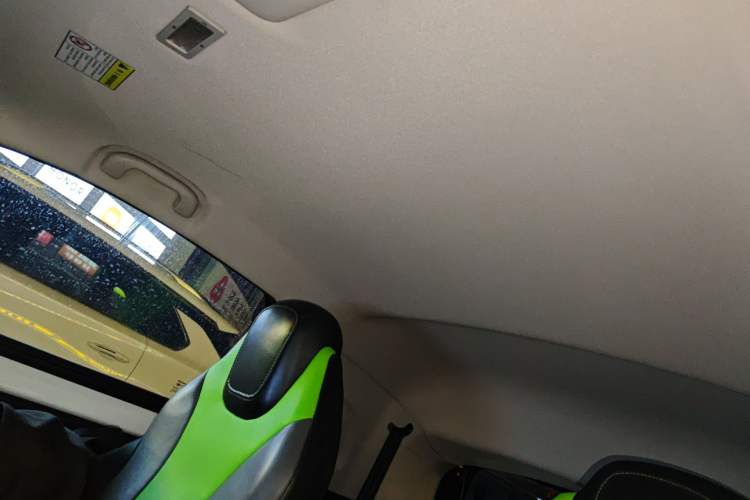 Used Roewe Clever 2021 302 km New Four-Seater Super-Efficient Version Headliner