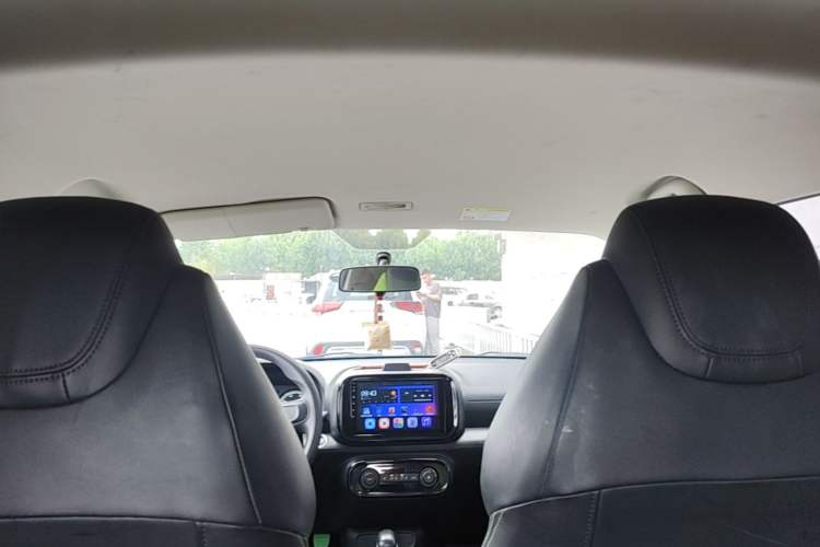 Used Roewe Clever 2021 302 km New Four-Seater Super-Efficient Version Headliner