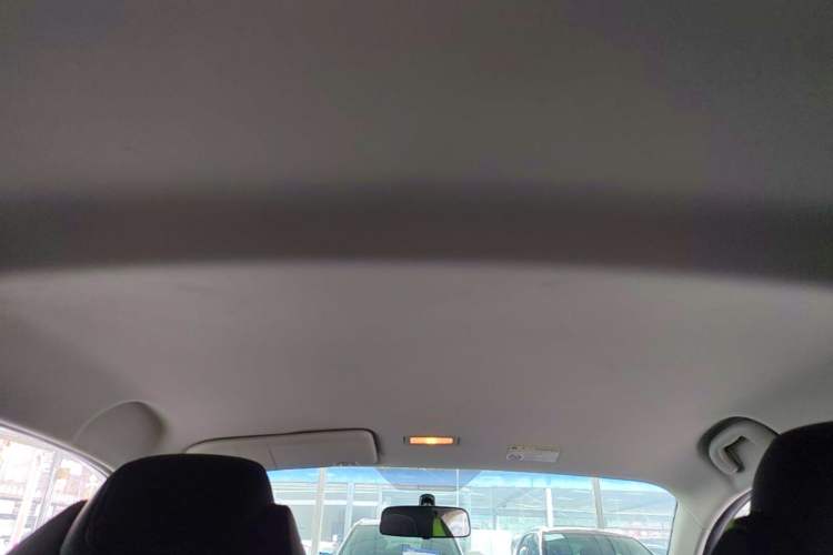 Used Roewe Clever 2021 302 km New Four-Seater Super-Efficient Version Headliner