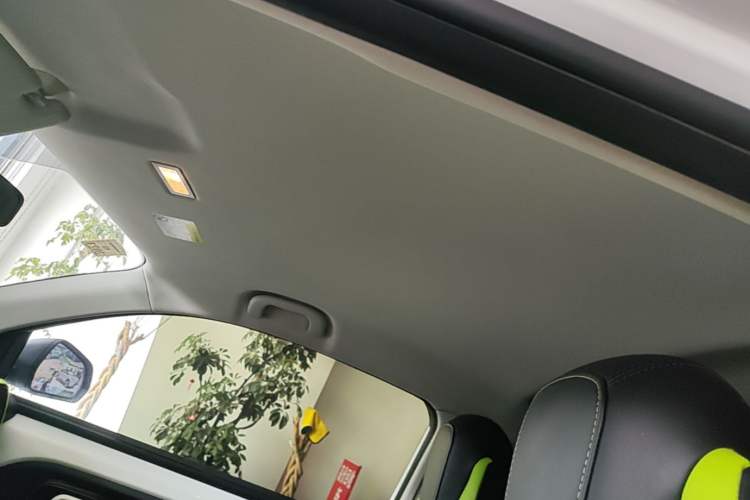 Used Roewe Clever 2021 302 km New Four-Seater Super-Efficient Version Headliner