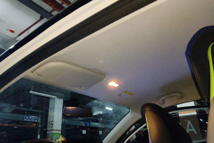 Used Roewe Clever 2021 302 km New Four-Seater Super-Efficient Version Headliner