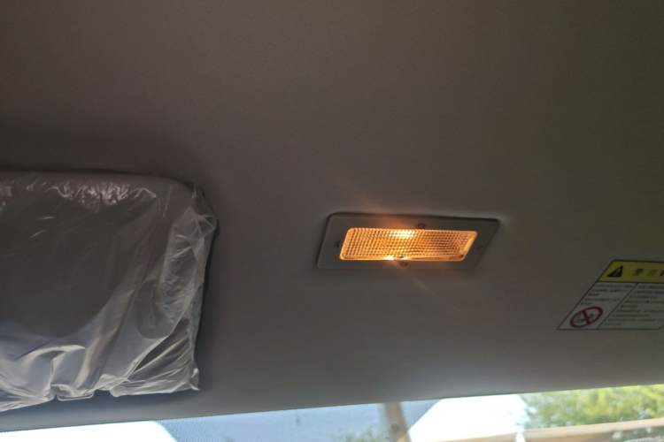 Used Roewe Clever 2021 302 km New Four-Seater Super-Efficient Version Headliner